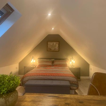 Fantastic Location, Annexe With Hot Tub Villa Warmingham Bagian luar foto